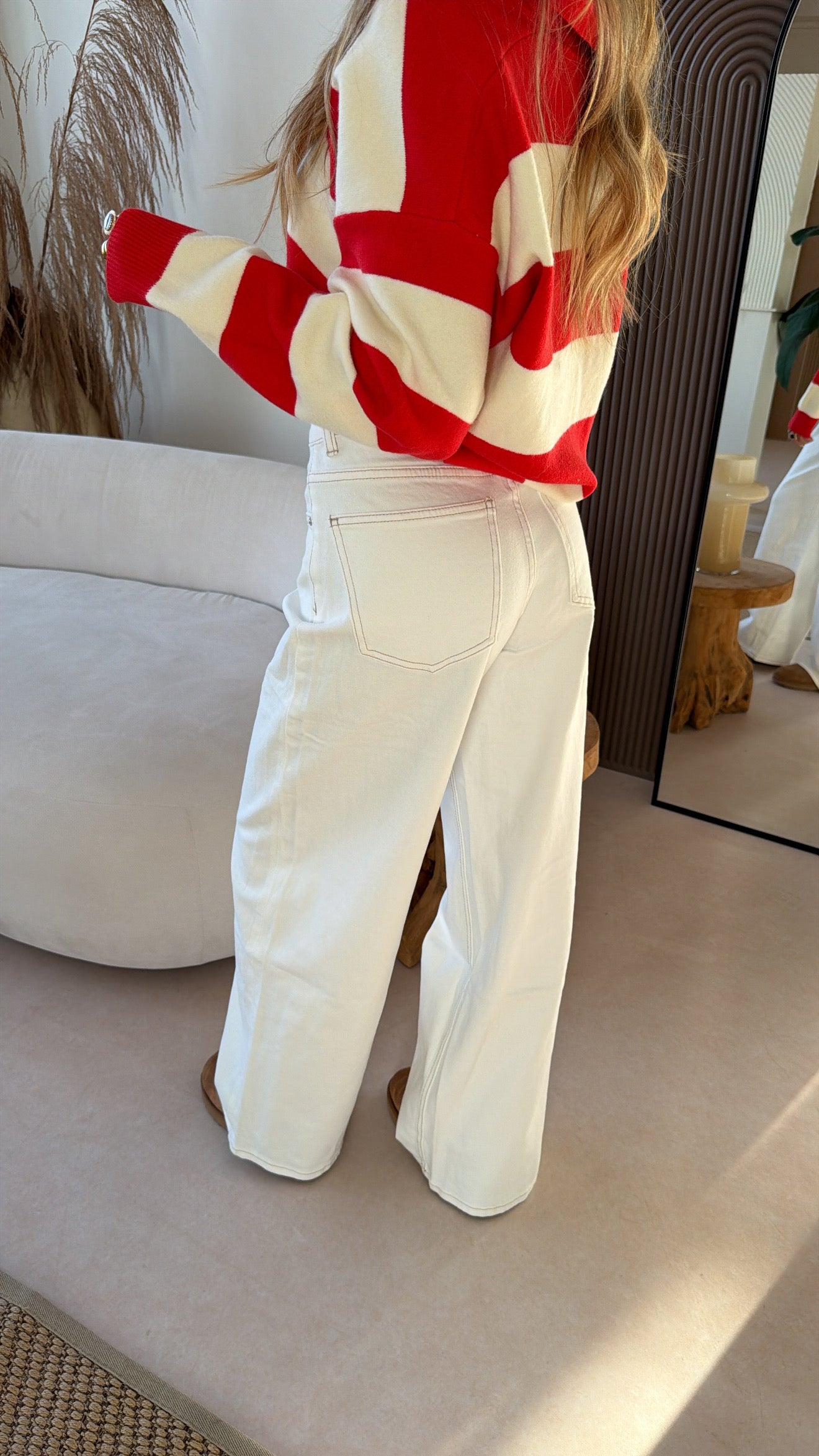 Mid waist wide leg jeans