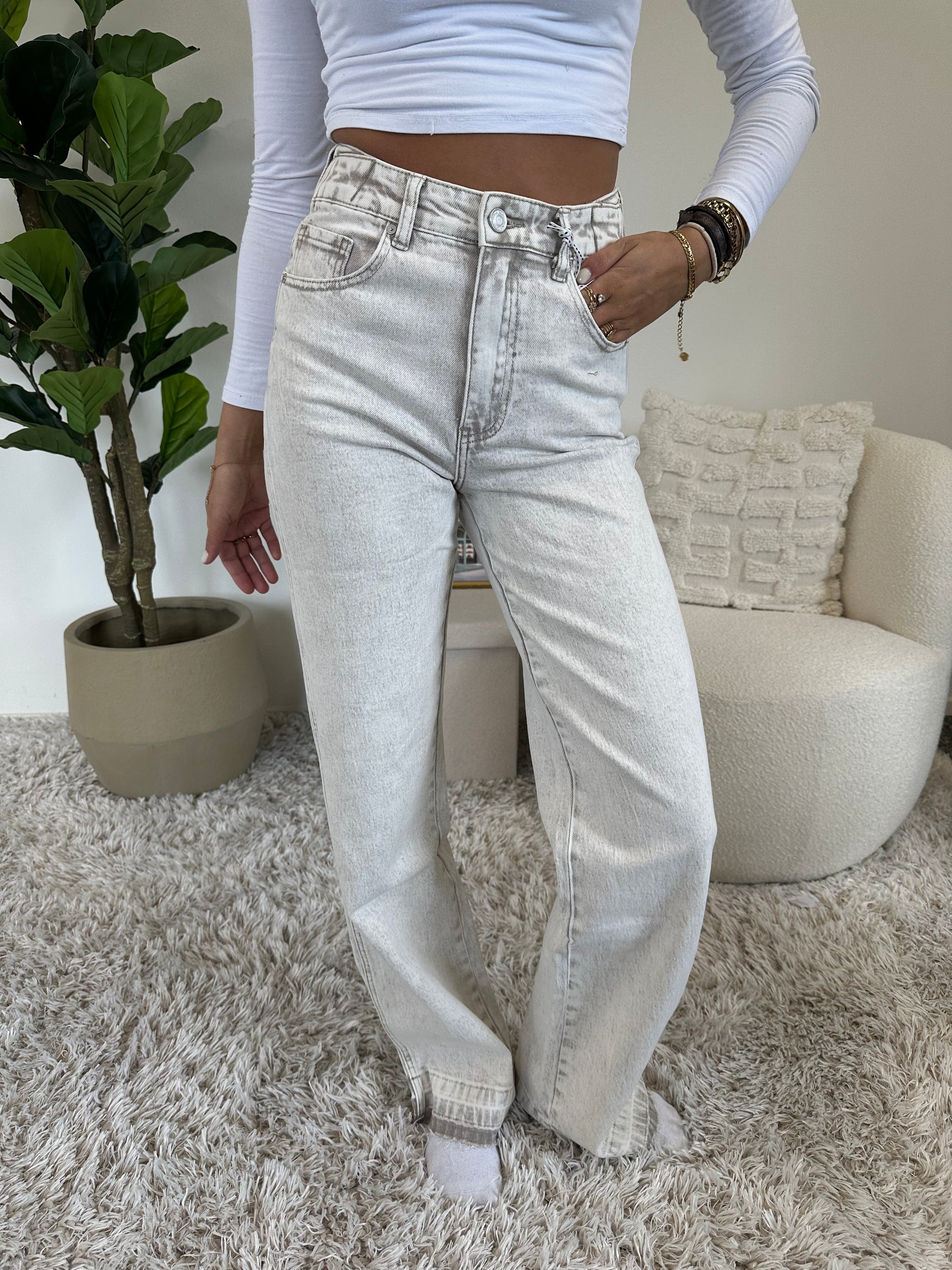 High Waist Straight Fit Jeans