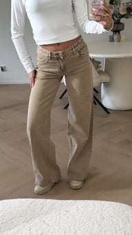 Low waist wide leg jeans