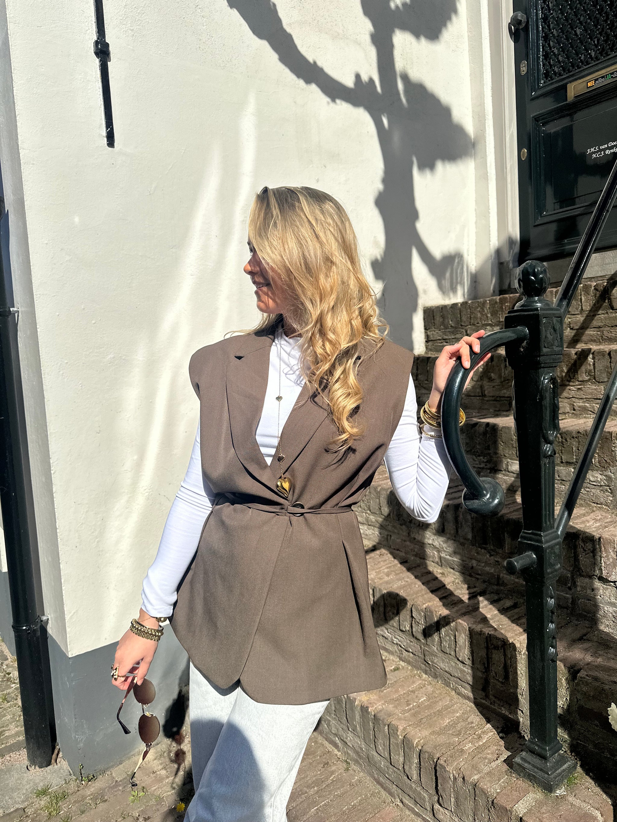 Saar blazer mouwloos is