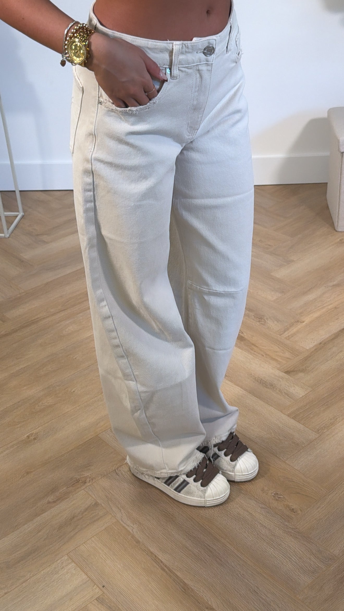 Cloudy Cream Balloon Jeans