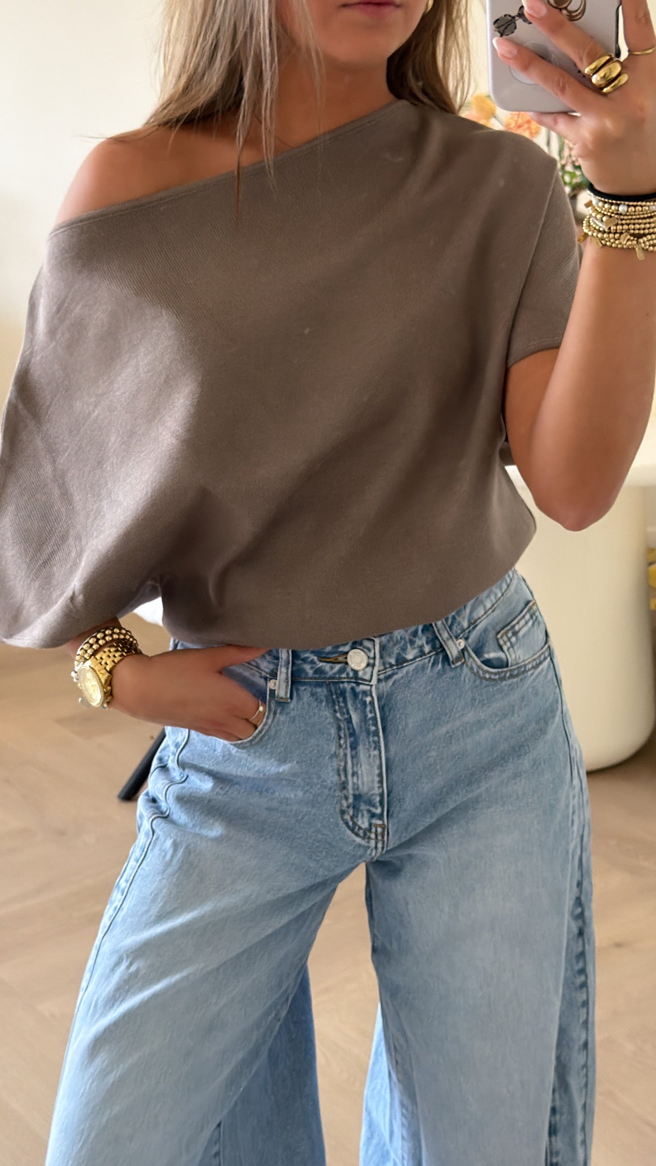 Elin Off-Shoulder Top