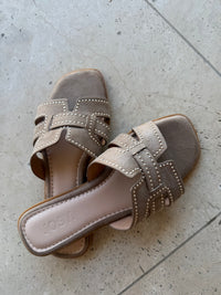 Luxe Studs H-Slipper Taupe