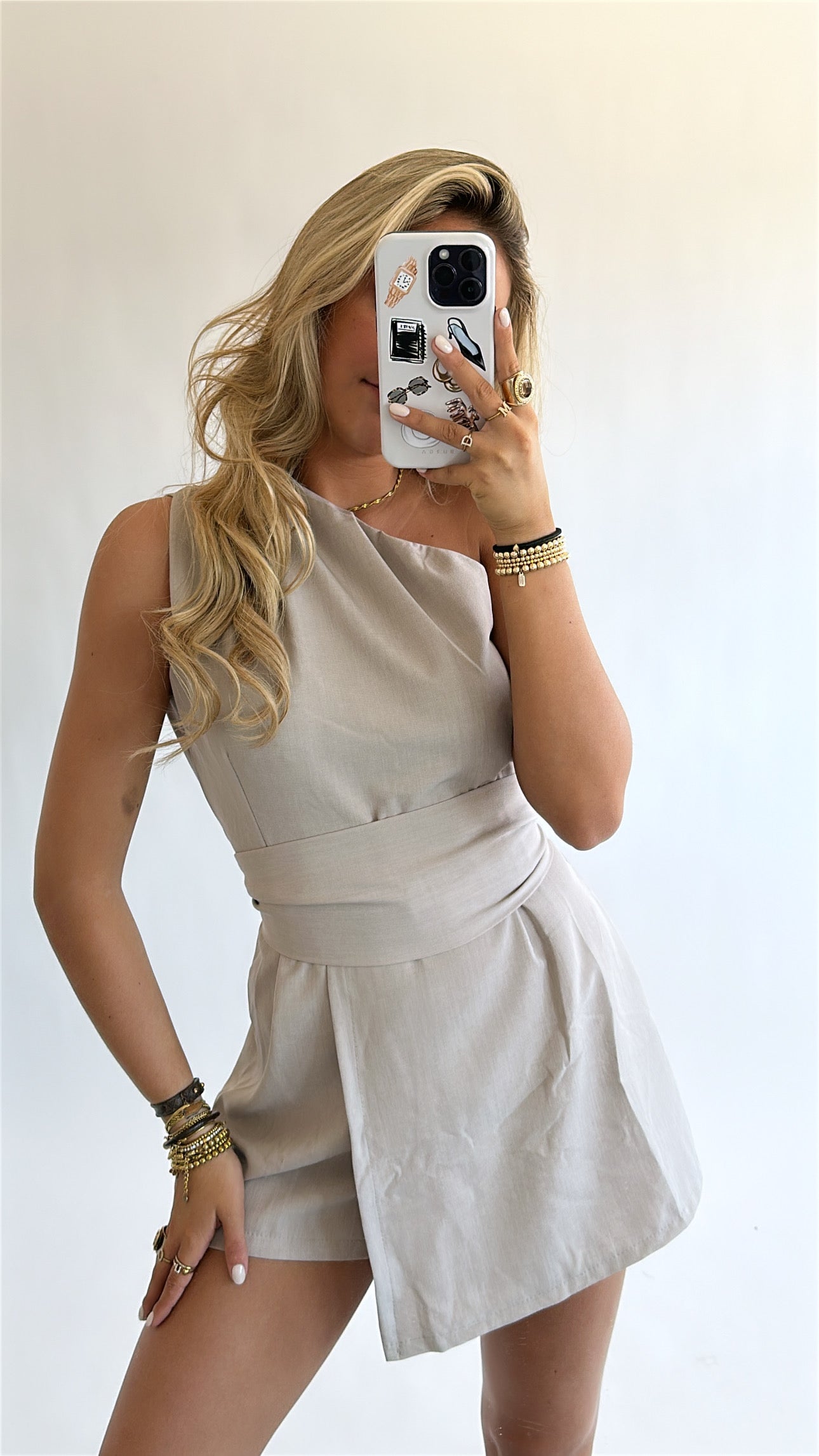 Vera one shoulder
