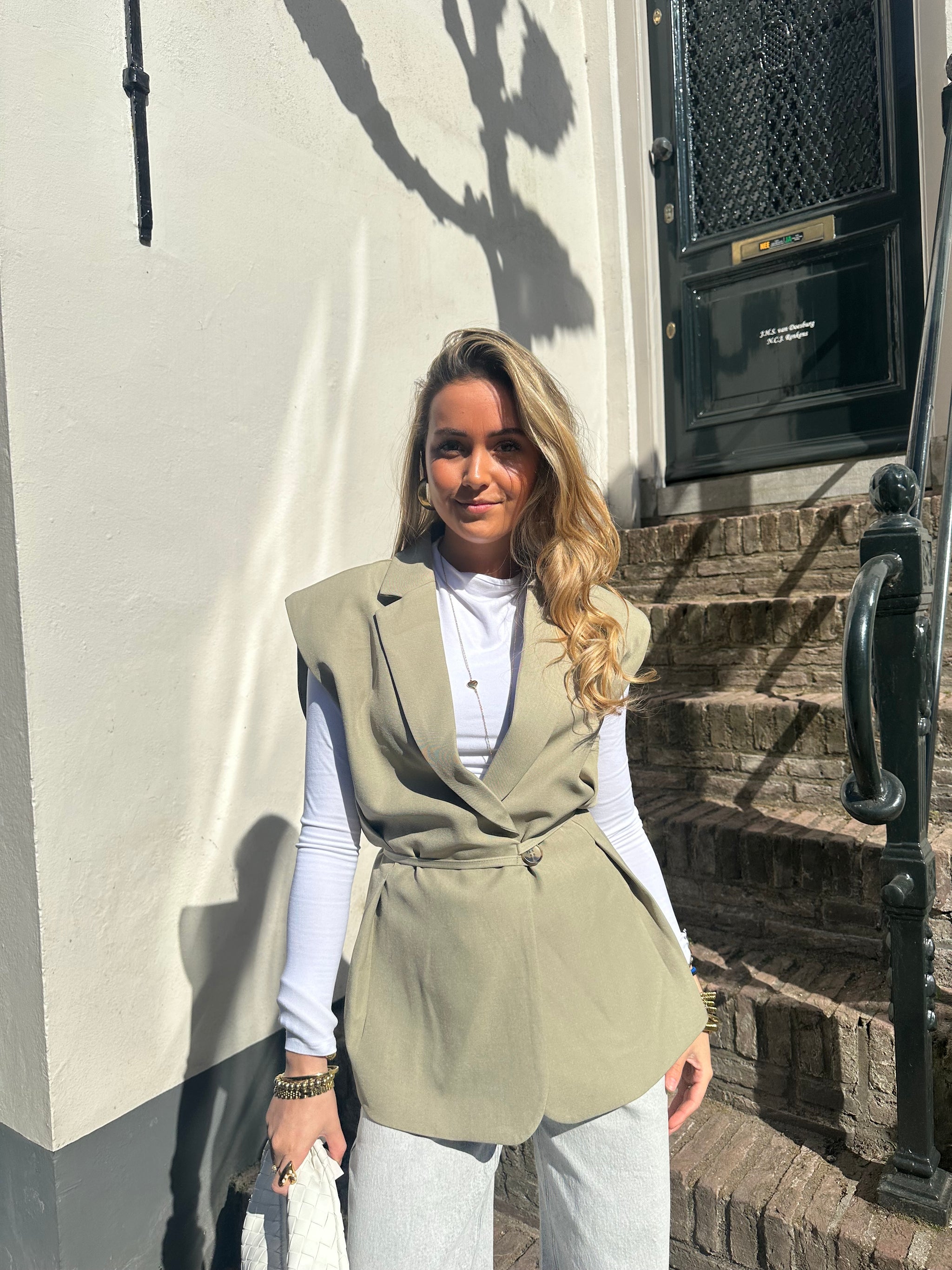 Saar blazer mouwloos is