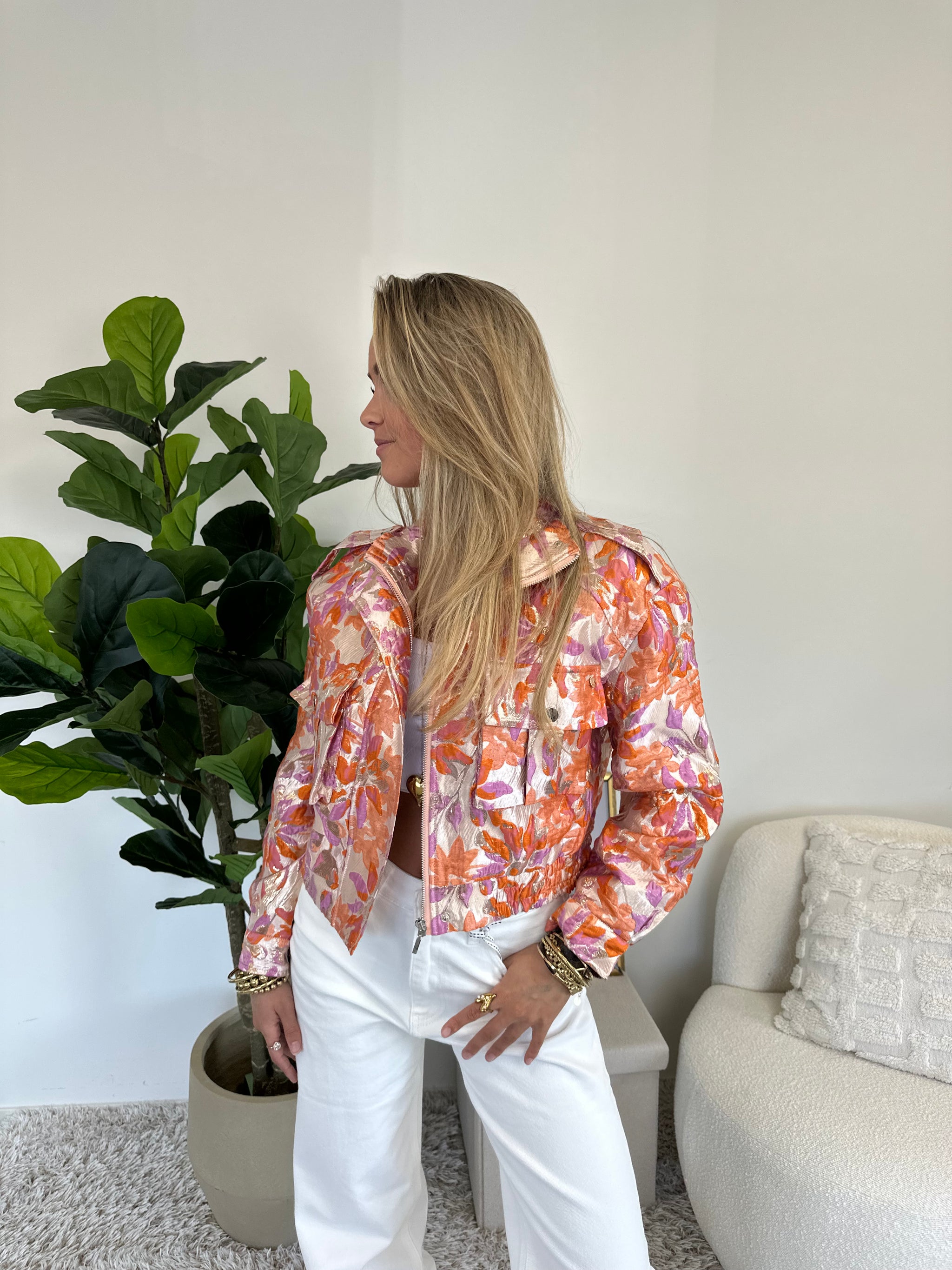 Ambika studio bomber