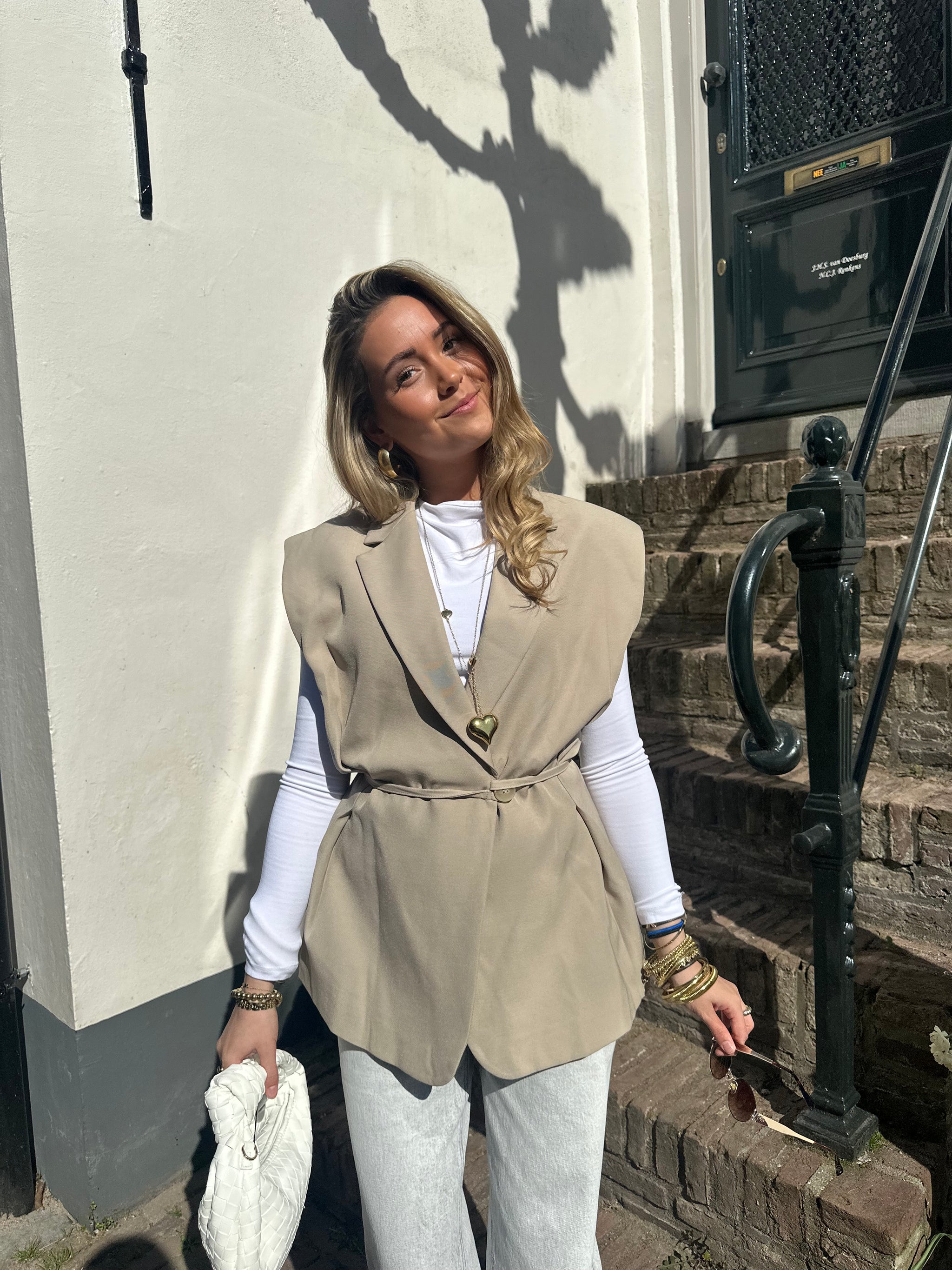 Saar blazer mouwloos is