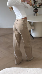 Low waist wide leg jeans