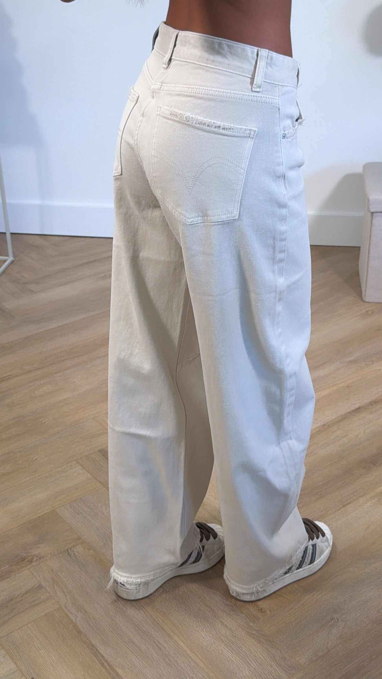 Cloudy Cream Balloon Jeans
