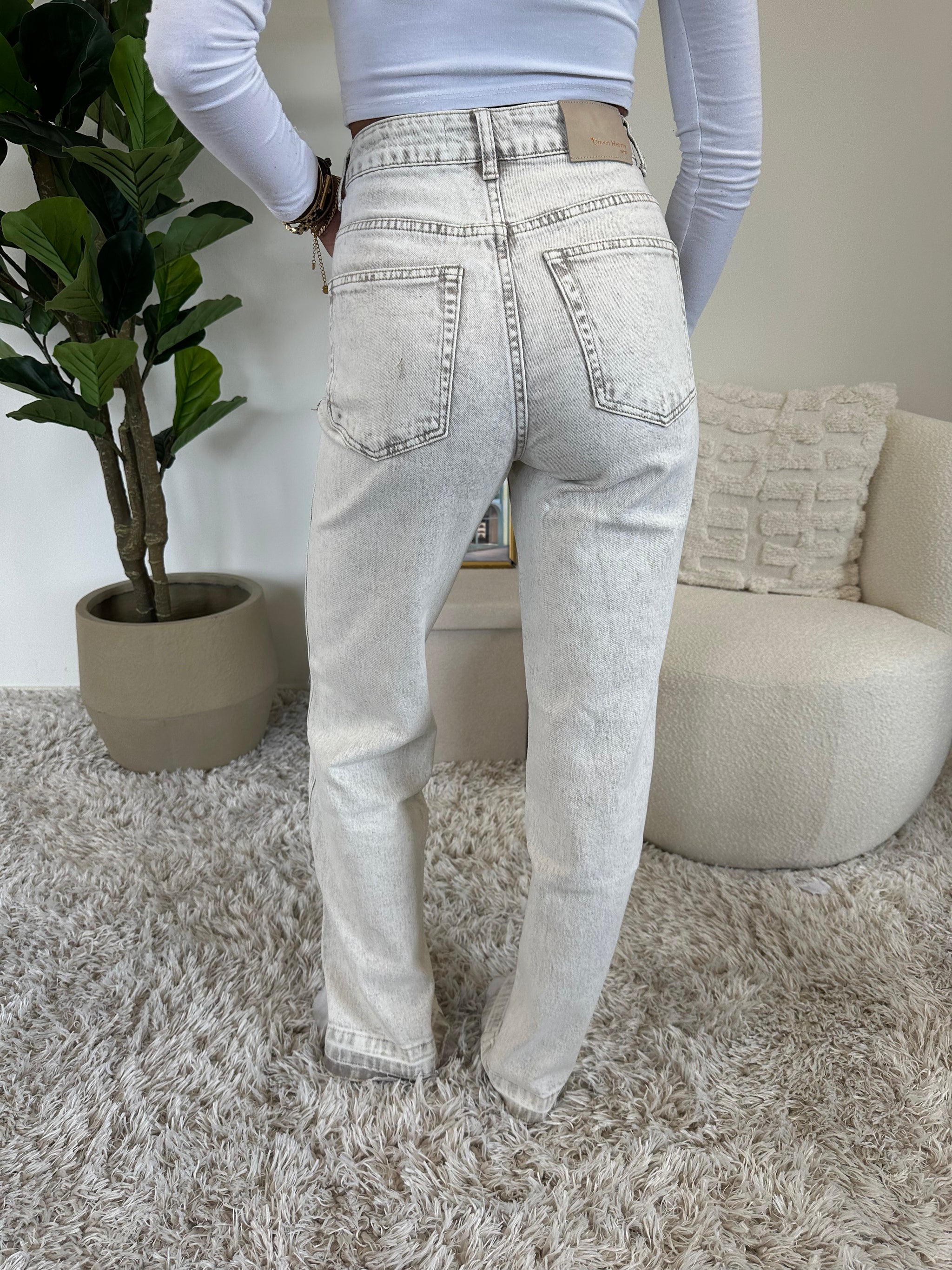 High Waist Straight Fit Jeans