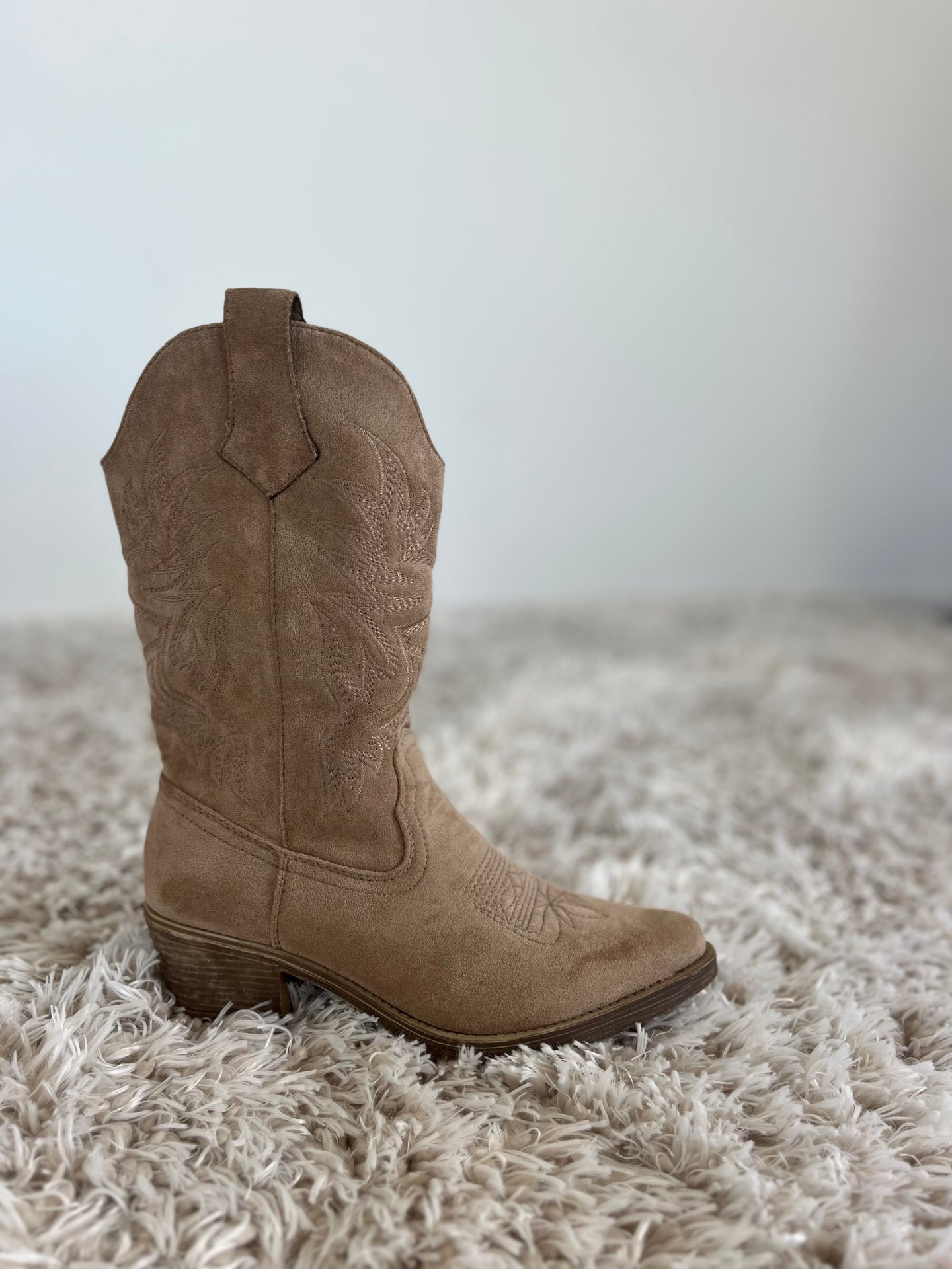 Laars khaki suede