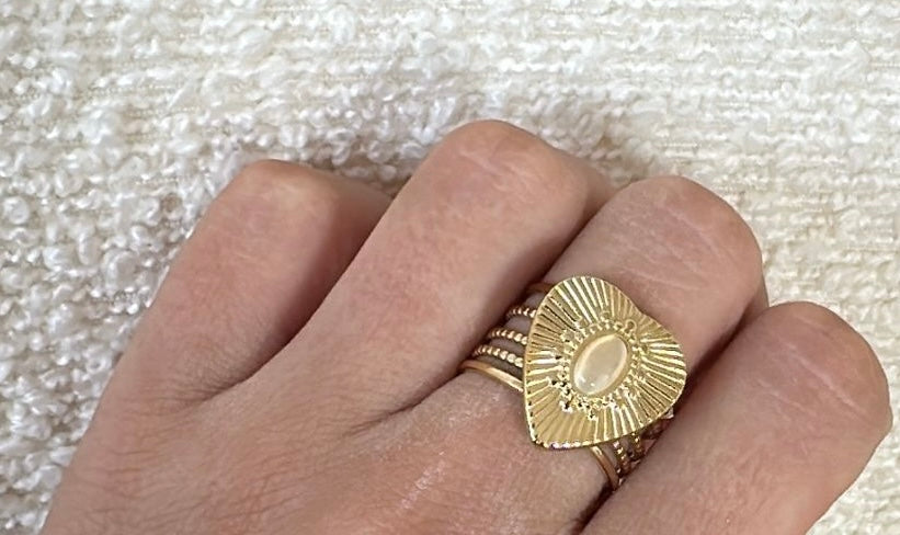 Ring hartje met robijn